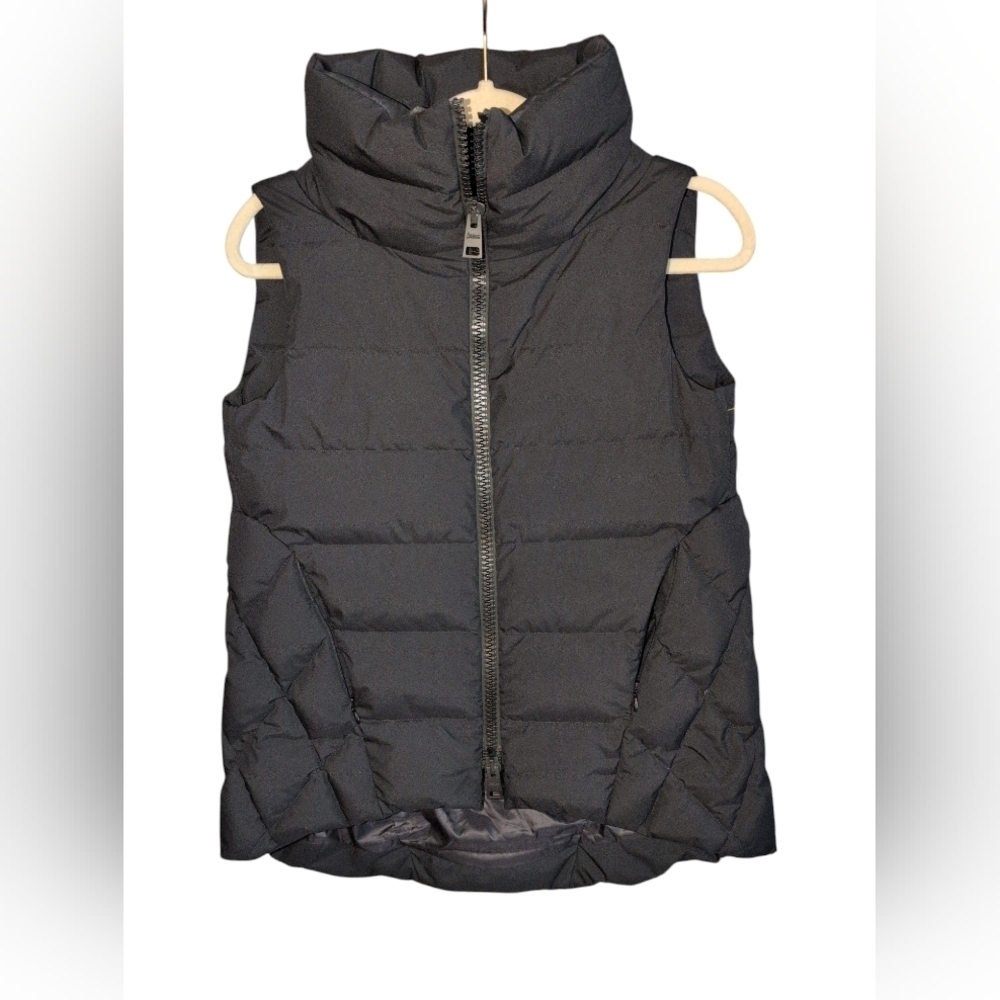 Herno Laminar - Quilted WINDSTOPPER Hooded Down Gilet - Black